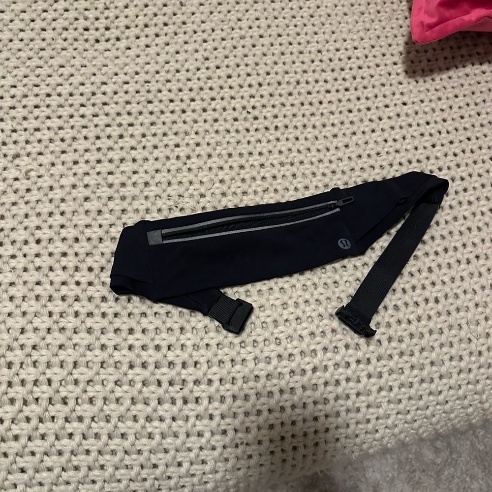 Lululemon Black running belt